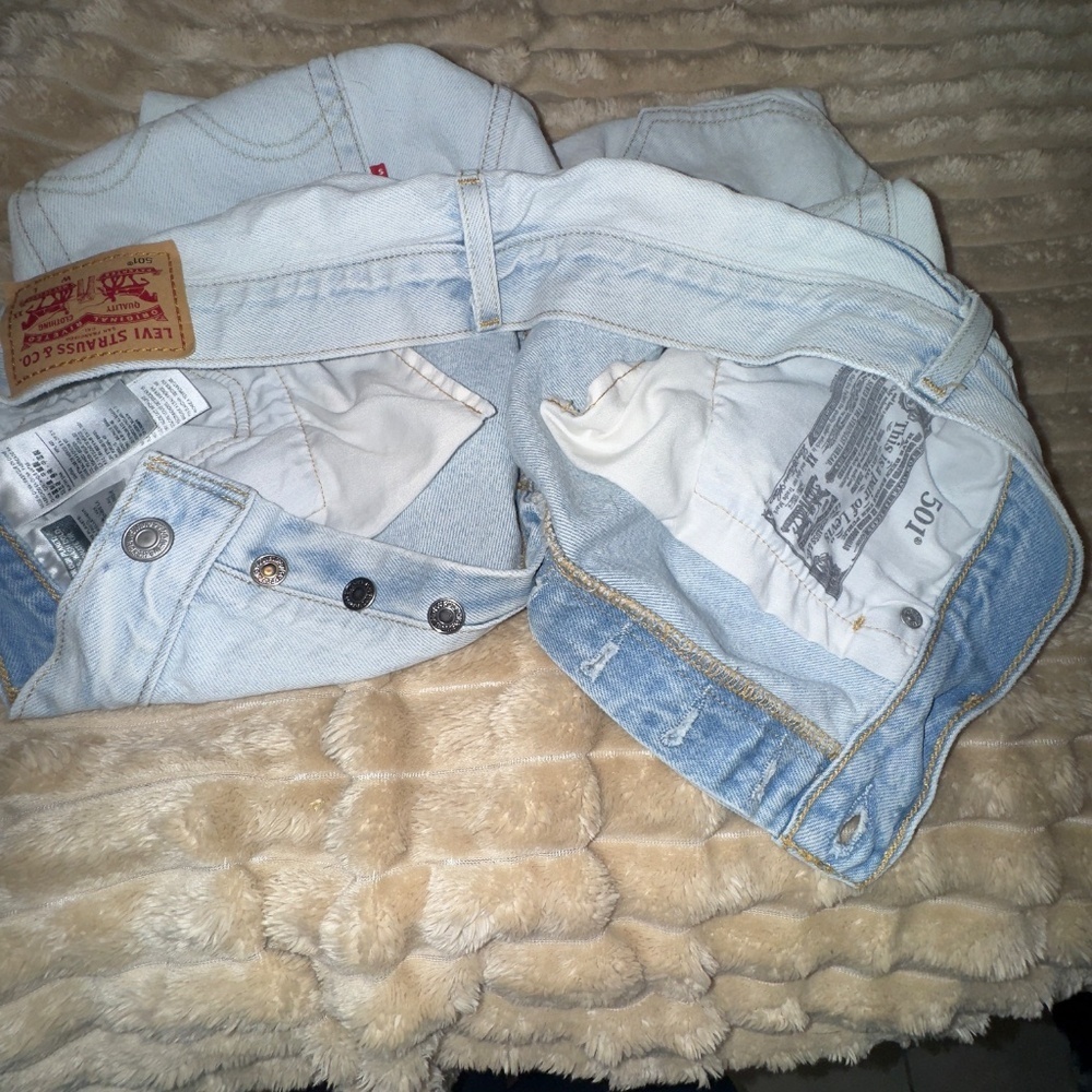 Levi’s 501 Jean Cut Off Jean Shorts With White Embroidered Sides Women 33 or 12‌ - Picture 7 of 10